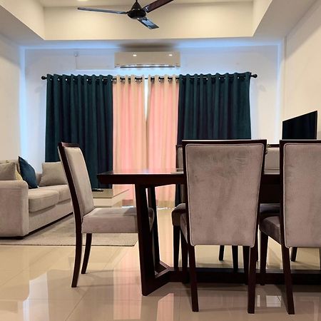 Ocean Breeze Negombo- Tidesend Luxury Beach Apartments Eksteriør bilde