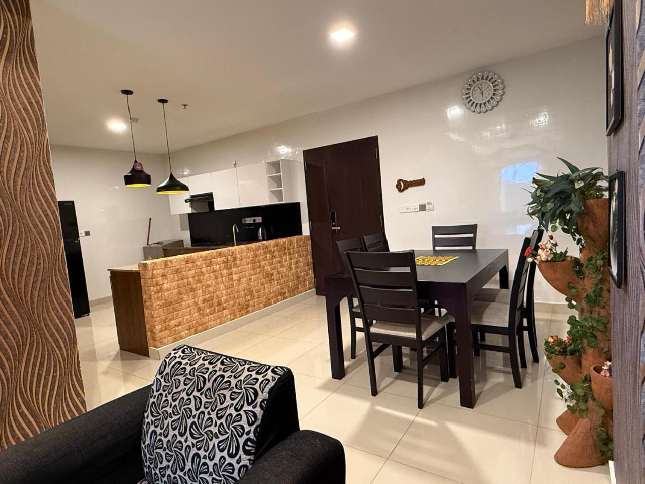Ocean Breeze Negombo- Tidesend Luxury Beach Apartments Eksteriør bilde