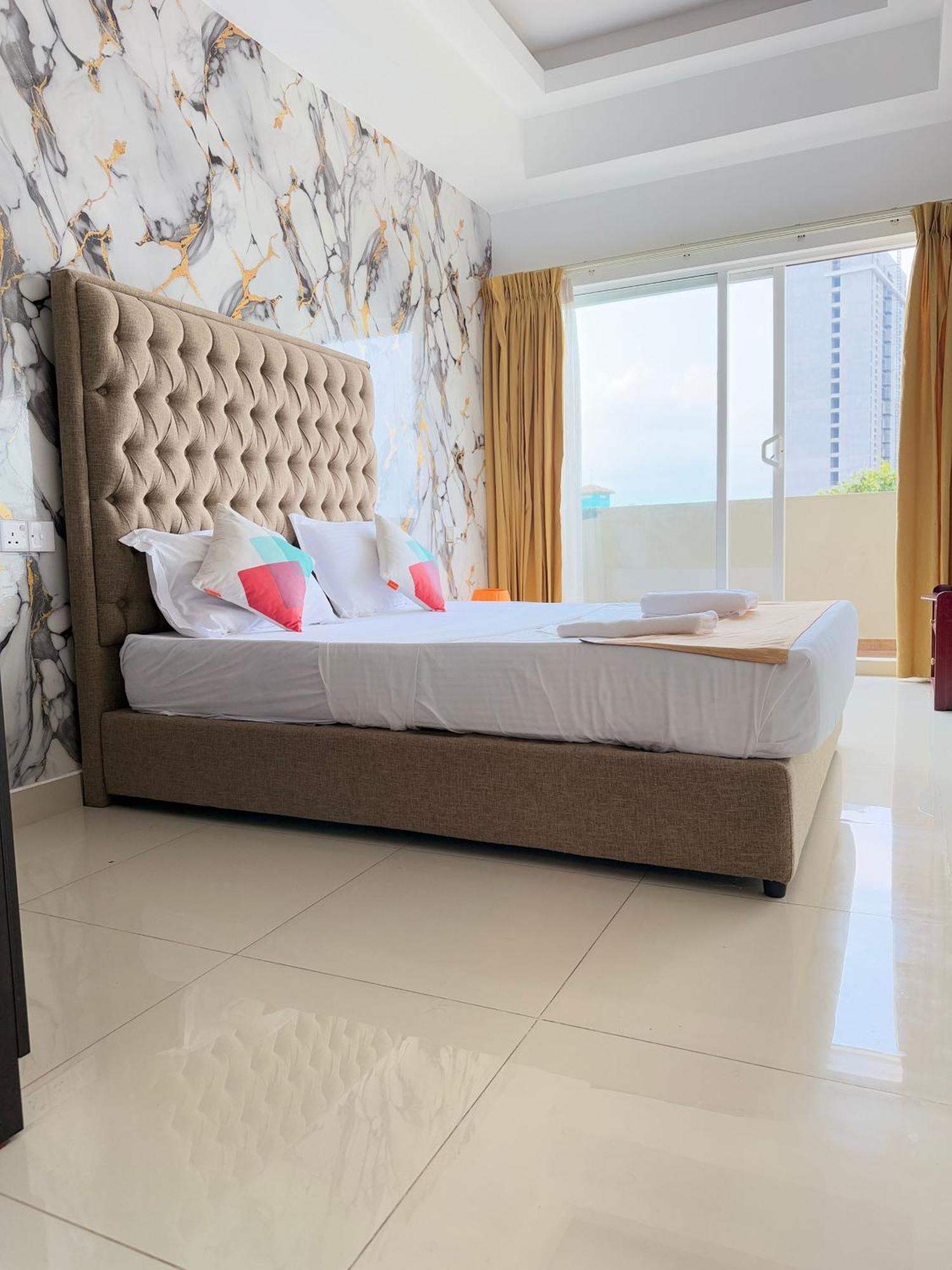 Ocean Breeze Negombo- Tidesend Luxury Beach Apartments Eksteriør bilde