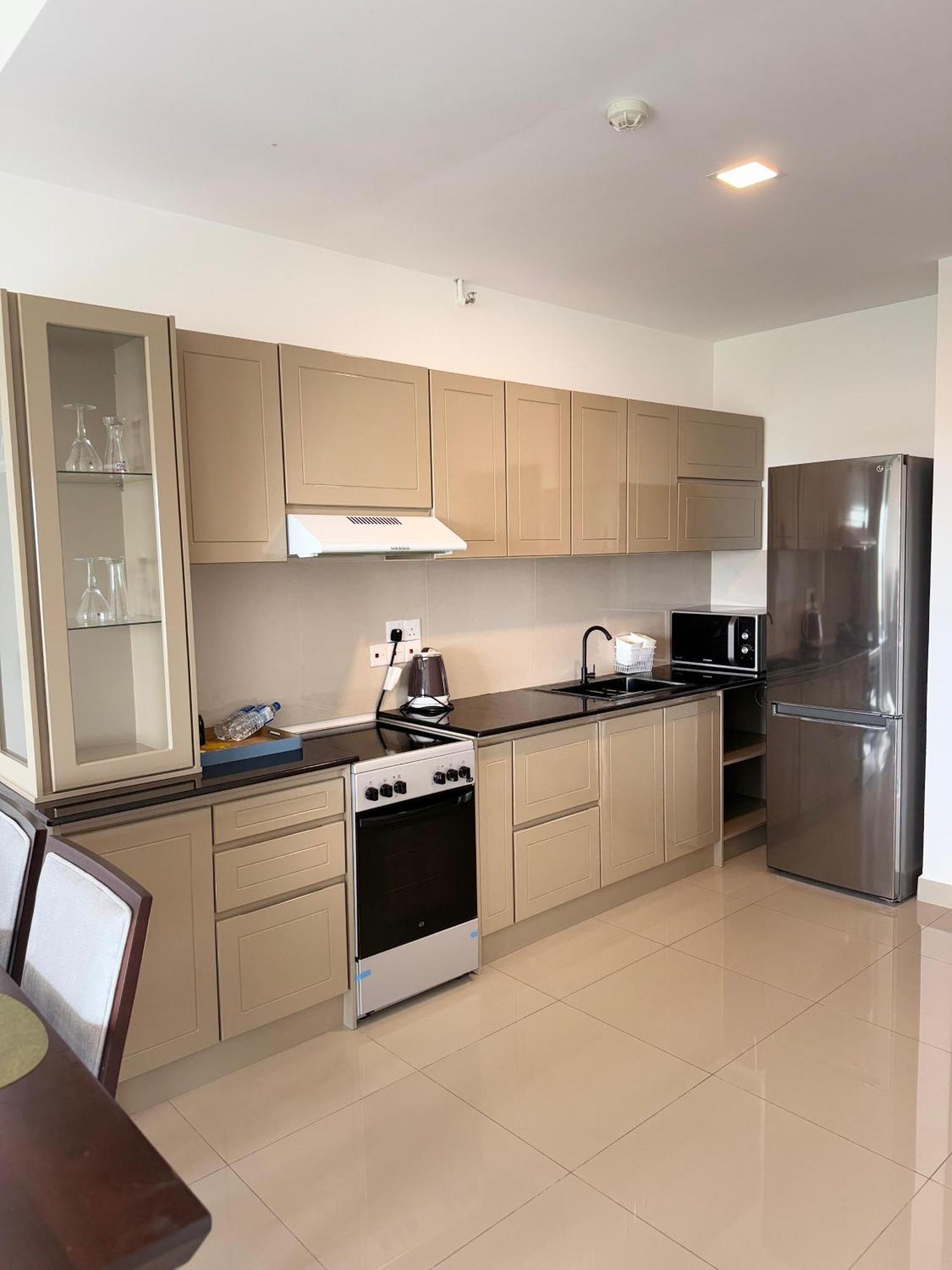 Ocean Breeze Negombo- Tidesend Luxury Beach Apartments Eksteriør bilde