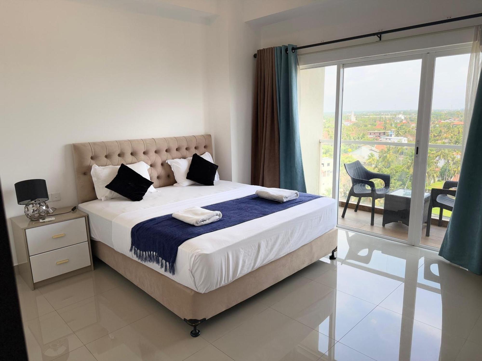 Ocean Breeze Negombo- Tidesend Luxury Beach Apartments Eksteriør bilde