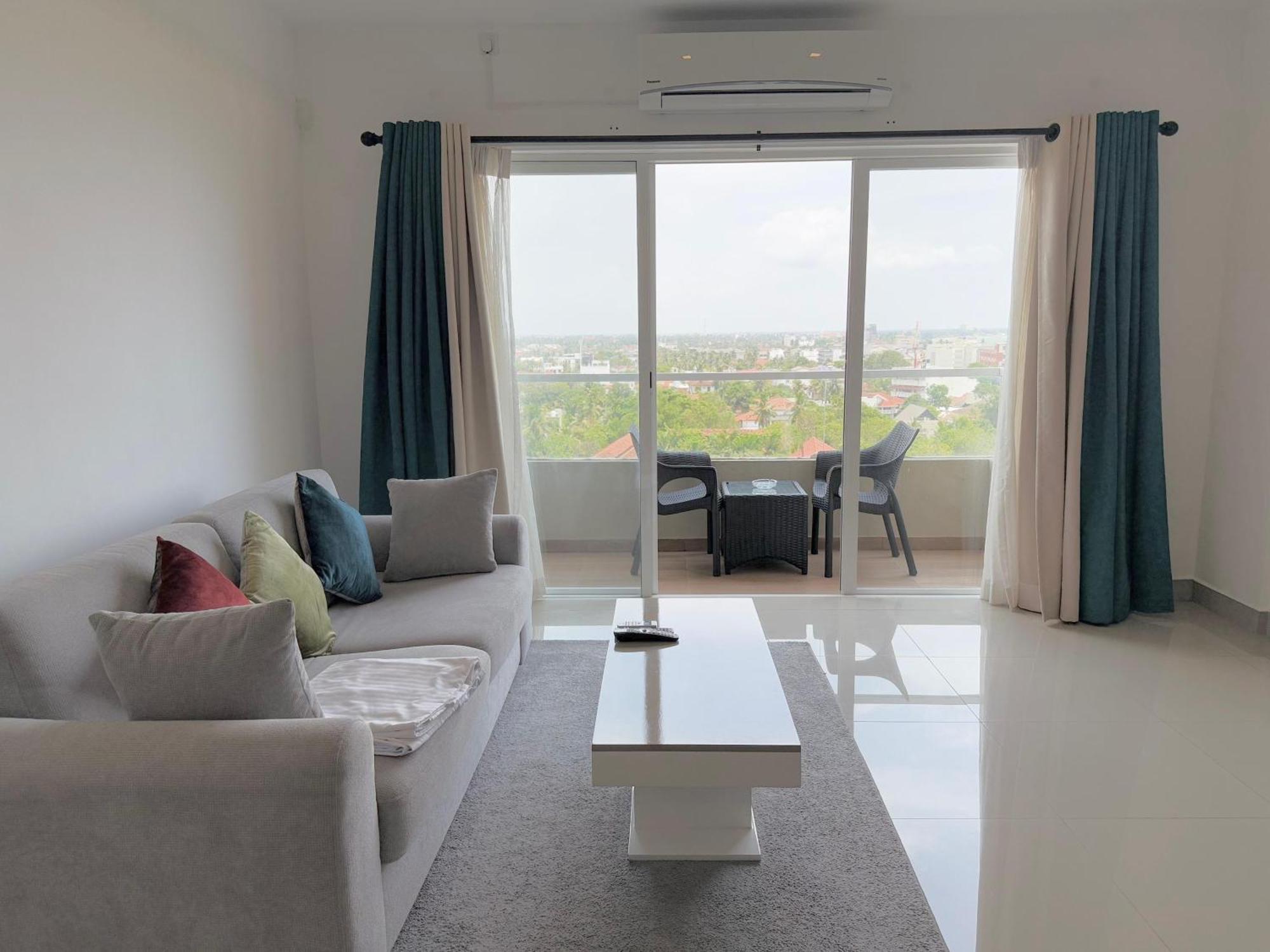 Ocean Breeze Negombo- Tidesend Luxury Beach Apartments Eksteriør bilde