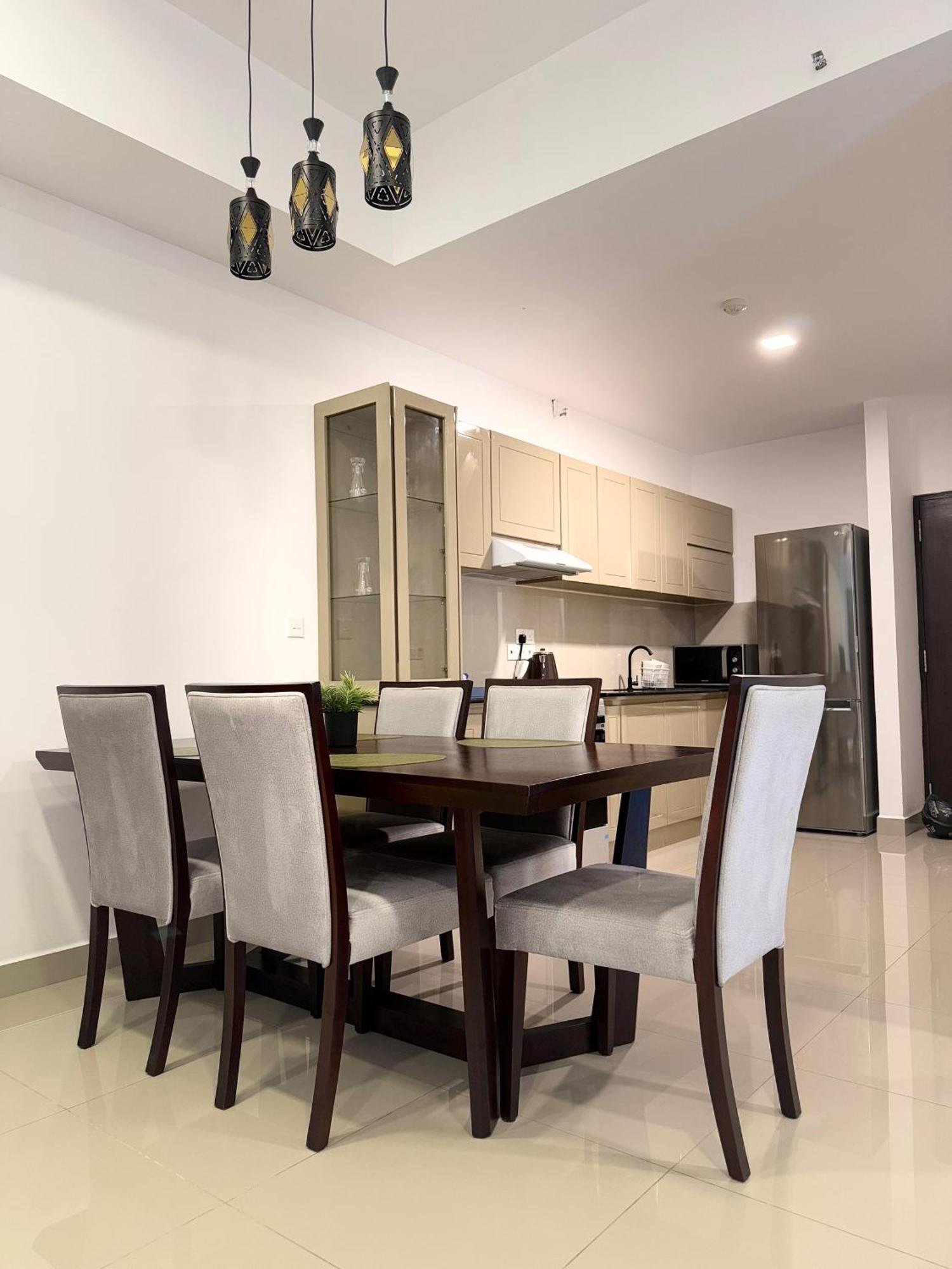 Ocean Breeze Negombo- Tidesend Luxury Beach Apartments Eksteriør bilde