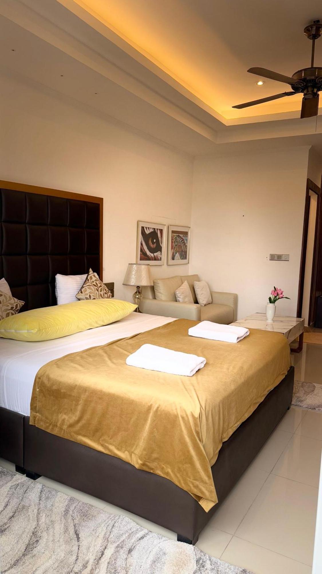 Ocean Breeze Negombo- Tidesend Luxury Beach Apartments Eksteriør bilde