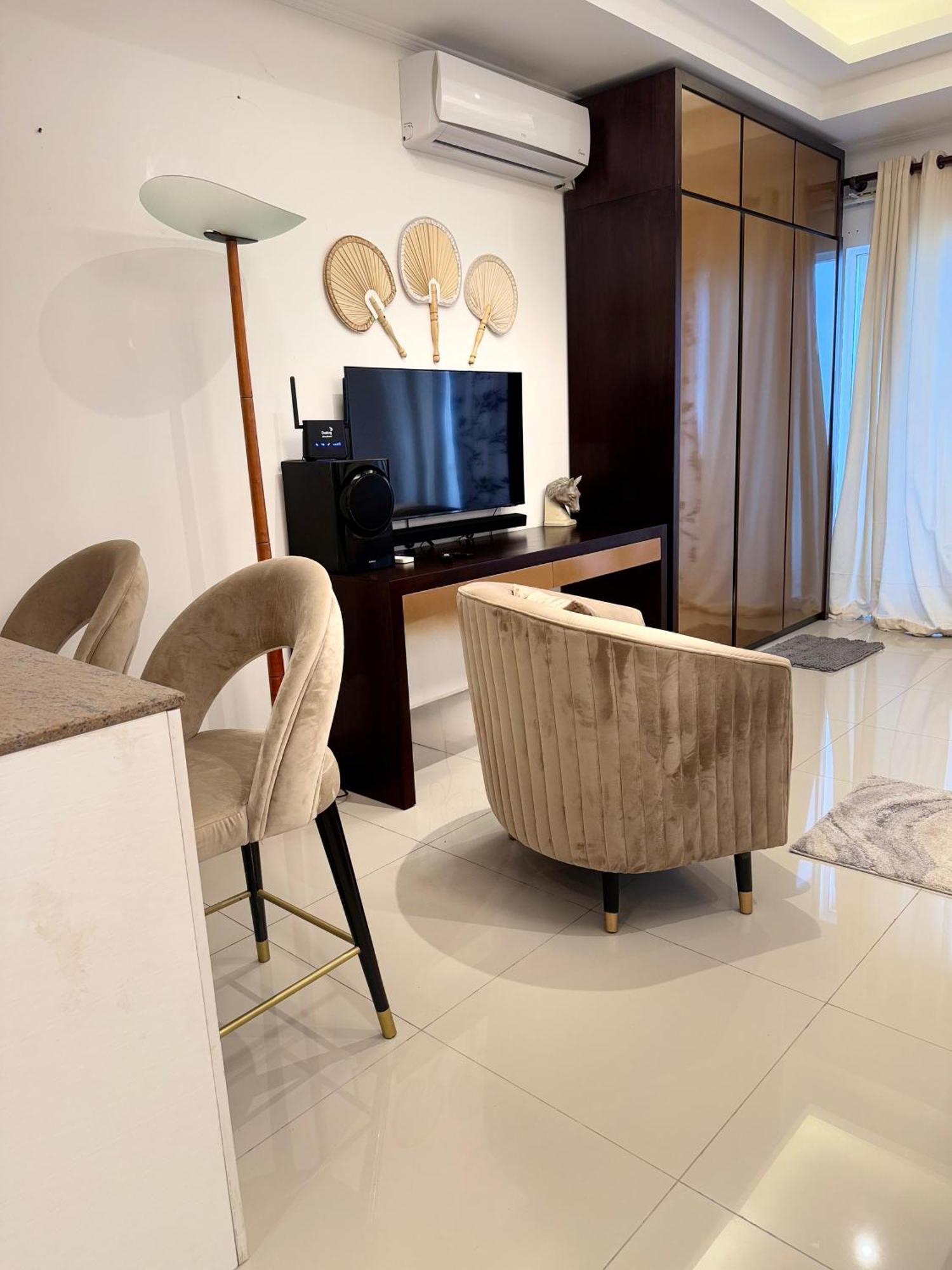 Ocean Breeze Negombo- Tidesend Luxury Beach Apartments Eksteriør bilde