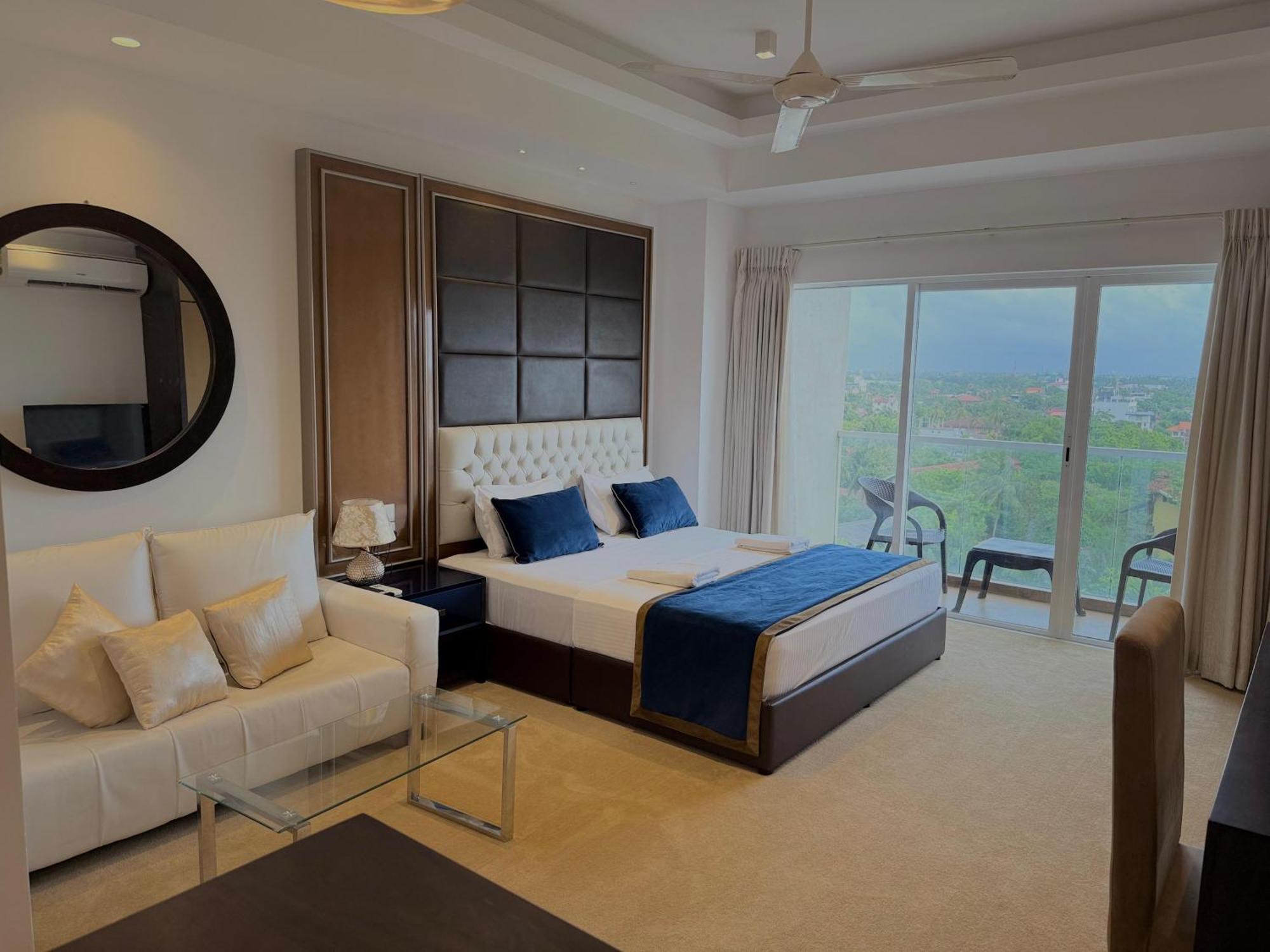 Ocean Breeze Negombo- Tidesend Luxury Beach Apartments Eksteriør bilde