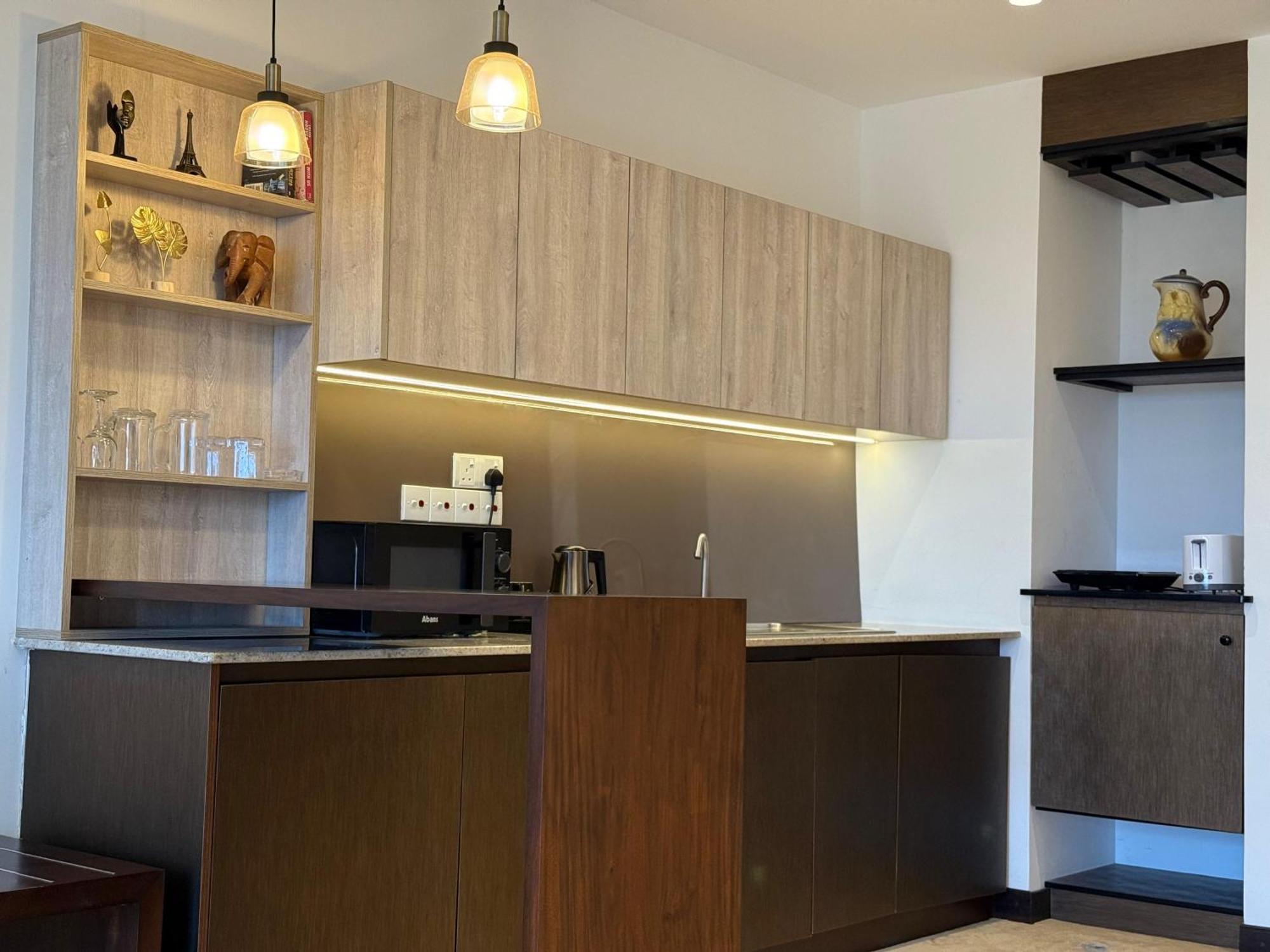 Ocean Breeze Negombo- Tidesend Luxury Beach Apartments Eksteriør bilde